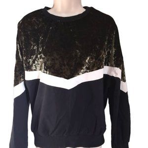 Sheln Crushed Velour Colorblocked Casual Top